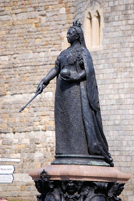 A statue of Queen Victoria