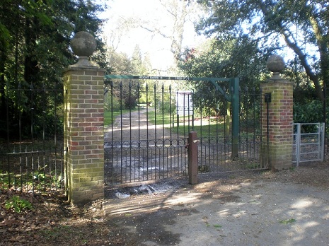 The entrance of Staunton Park