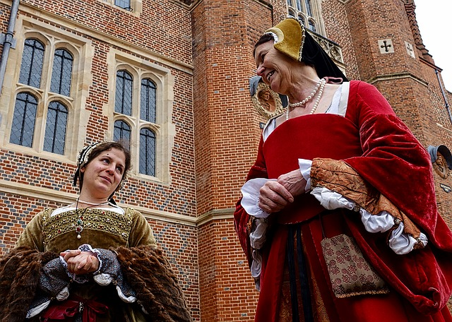 Tudor women's dresses