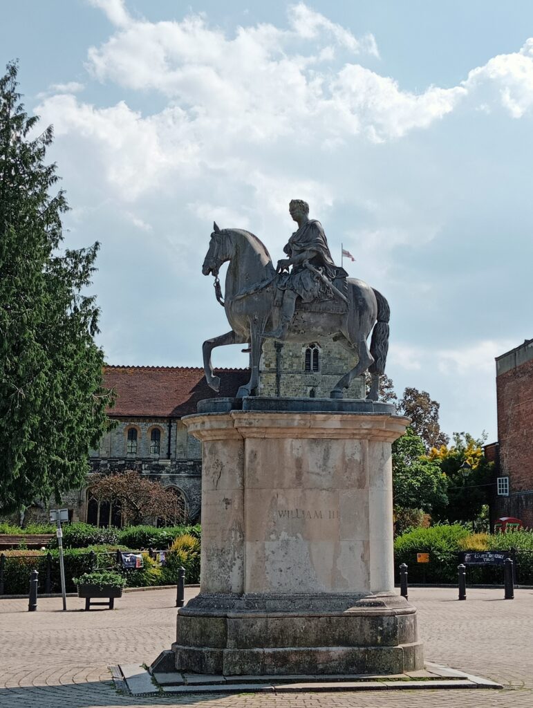A statue of King William III